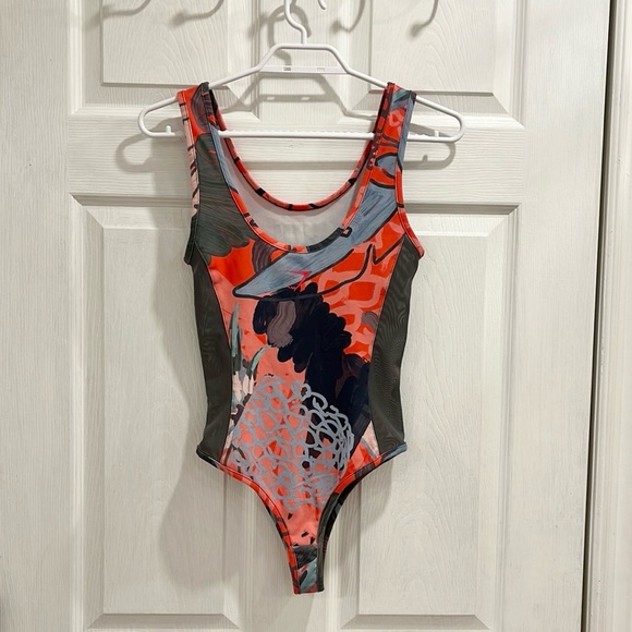 RARE Gymshark x Nikki B Printed Plunge Bodysuit - Picture 9 of 16
